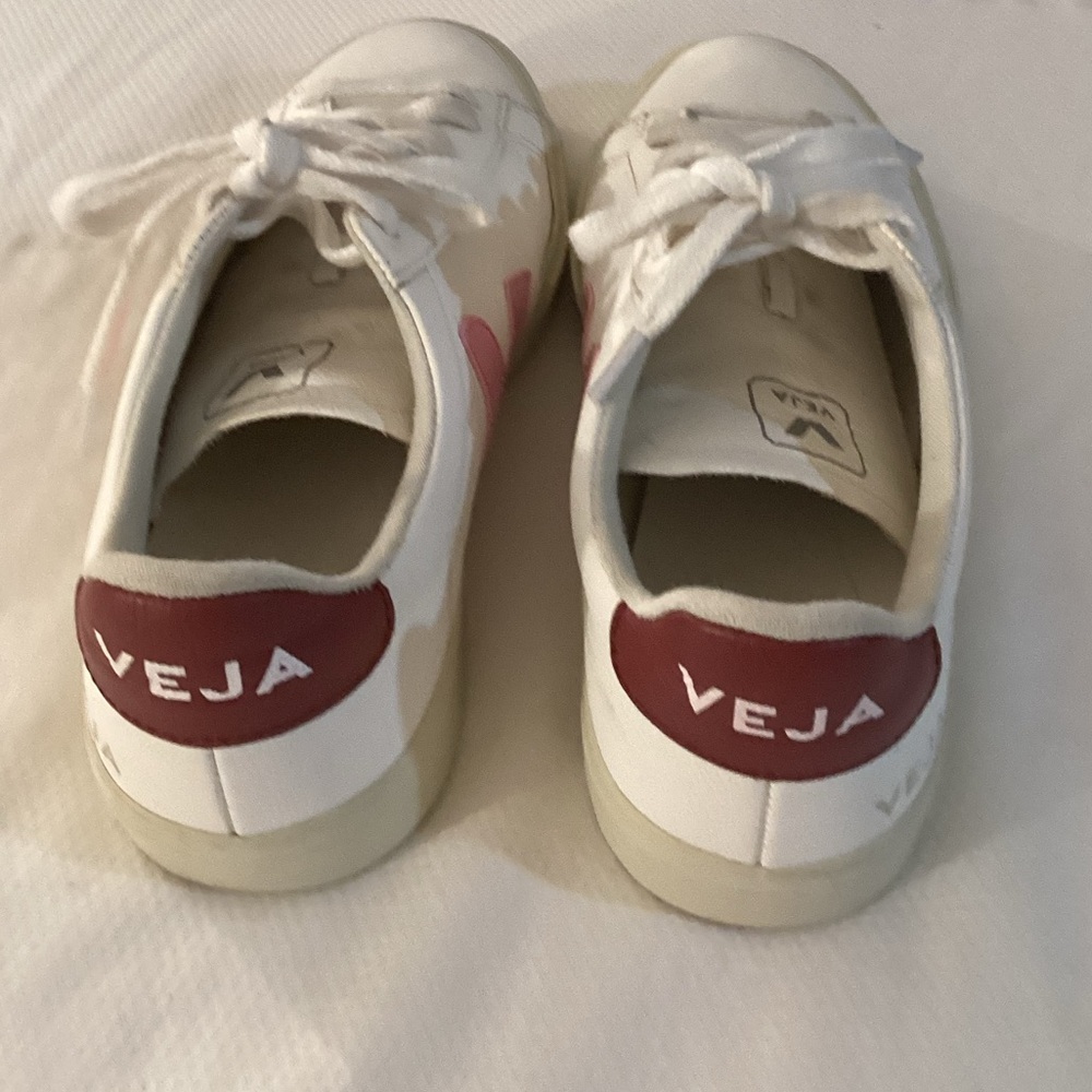 VEJA Esplar Low-Top Sneakers - Picture 6 of 13